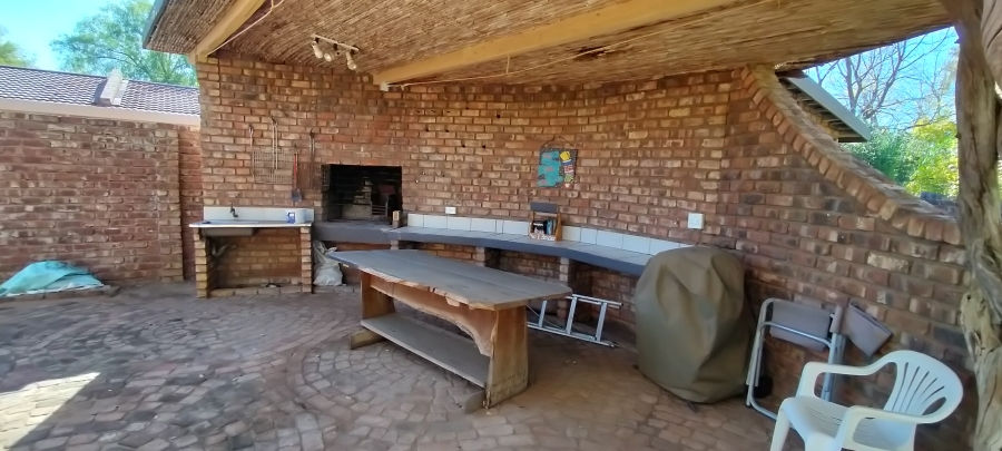 4 Bedroom Property for Sale in Jan Kempdorp Northern Cape